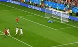 Beiranvand cản phá thành công cú sút penalty của Ronaldo