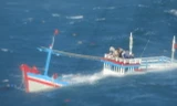 Mỏ Thăng Long – Đông Đô hỗ trợ cứu nạn 12 ngư dân chìm tàu trên biển