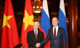 Tổng Bí thư Nguyễn Phú Trọng với Thủ tướng Liên bang Nga D. Medvedev tại Dinh Thủ tướng ở Moskva. Ảnh: TTXVN