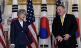 Bà Kang Kyung-wha trong cuộc gặp ông Pompeo ngày 9/11ảnh: Reuters