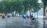 Miền Bắc mưa dông kéo dài, đợt nắng nóng kỷ lục chấm dứt