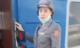Nữ nhân viên đường sắt trả lại hàng chục triệu đồng cho người đánh rơi