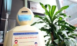 “Robot lễ tân” nhận biết người không đeo khẩu trang - “made by” sinh viên