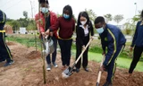 Sinh viên, giảng viên Học viện Nông nghiệp Việt Nam hưởng ứng trồng 5.000 cây xanh