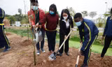 Sinh viên, giảng viên Học viện Nông nghiệp Việt Nam hưởng ứng trồng 5.000 cây xanh
