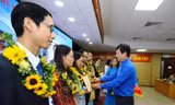 Vinh danh mười nhà khoa học trẻ và 20 nữ sinh ngành khoa học tiêu biểu