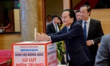 Lãnh đạo Bộ GD - ĐT quyên góp, ủng hộ đồng bào miền Trung