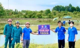 Đoàn viên, thanh niên tình nguyện hưởng ứng phong trào phòng chống đuối nước