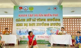 Thanh thiếu niên tham gia phổ cập kỹ năng cứu hộ, phòng chống đuối nước