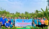 Đoàn viên thanh niên đồng loạt ra quân tuyên truyền thông điệp bảo vệ môi trường
