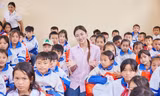 Hoa hậu Lương Thùy Linh mang dự án "Vẽ Tương Lai" về quê hương Cao Bằng