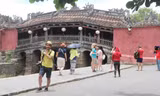 Chùa Cầu Hội An đang chịu nhiều áp lực, xuống cấp cần được tu bổ. Ảnh H. Văn