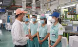 Tổng Giám đốc BHXH Việt Nam Nguyễn Thế Mạnh trực tiếp lắng nghe ý kiến NLĐ tại DN về các chính sách hỗ trợ, chính sách BHXH