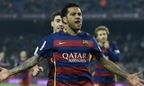Alves là cầu thủ trụ cột hiếm hoi xuất hiện trong đội hình chính trận đấu tối 2/12. Ảnh: Reuters.