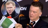 Scholes cho rằng Van Gaal đang làm hại Man Utd khi cứng nhắc rập khuôn triết lý bóng đá của ông vào đội bóng.