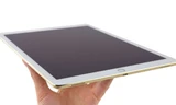 iPad Pro bắt đầu cho đặt hàng từ hôm qua là model máy tính bảng có màn hình lớn nhất của Apple (12,9 inch) và cũng là mẫu đắt nhất với giá từ 799 đến 1.079 USD. So với các thế hệ iPad khác.