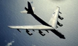 Một máy bay ném bom chiến lược B-52 bay qua Thái Bình Dương. Ảnh: cnet.