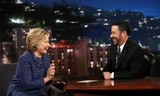 Cựu Ngoại trưởng Hillary Rodham Clinton xuất hiện trên kênh truyền hình “Jimmy Kimmel Live” hôm thứ Năm. Ảnh: AP.