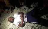 Mayweather rất hay khoe tiền.