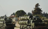 Hệ thống tên lửa phòng không S-400 của Nga .