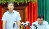Phó giám đốc Sở TN&MT Hà Nội Nguyễn Hữu Nghĩa trao đổi với phóng viên chiều 6/10. Ảnh: Dũng Nguyễn.