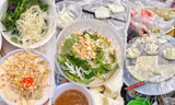 Món ngon ngày Hè: Bánh đúc nộm thơm ngon, lấp đầy chiếc bụng đói buổi xế