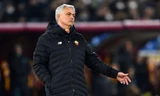Thảm bại trước đội bóng cũ, Mourinho lâm nguy