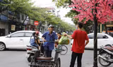 Công ty CP May Sông Hồng tổ chức chương trình giải cứu nông sản giúp nông dân Hải Dương - Ảnh: Hoàng Long
