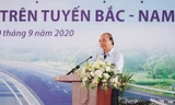 Thủ tướng Nguyễn Xuân Phúc yêu cầu các đơn vị liên quan thực hiện dự án cao tốc Bắc - Nam phải tập trung thực hiện dự án đúng tiến độ, chất lượng, không được làm ẩu để lại tai tiếng xấu. Ảnh: Quang Hiệu.