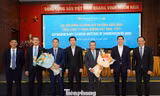 Ông Lê Trường Giang (thứ 3 từ trái sang) được bầu tham gia HĐQT với thời hạn 5 năm.