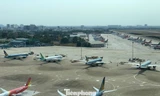 Sân bay Tân Sơn Nhất quá tải ban ngày, tăng chuyến đêm 'cứu' khách dịp Tết