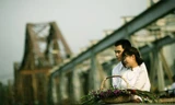 Cầu Long Biên – Hà Nội đã trở thành điểm hẹn đặc biệt với các bạn trẻ.