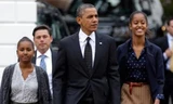 Barack Obama và con con gái.