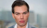 Rodrigo Alves đam mê vẻ đẹp "hoàn hảo" của Ken (Nguồn: Mirror)