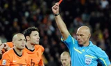 Trọng tài Howard Webb trong trận chung kết World Cup 2010 giữa Hà Lan và Tây Ban Nha.