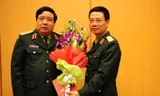  Đại tướng Phùng Quang Thanh, Bộ trưởng Bộ Quốc phòng trao quyết định bổ nhiệm Tổng giám đốc Viettel cho Thiếu tướng Nguyễn Mạnh Hùng.