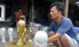 Cận cảnh xưởng sản xuất 'Cup vàng' World Cup ở Bát Tràng