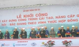 Phó Thủ tướng Vũ Đức Đam nhấn nút khởi công dự án.