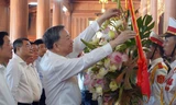 Tổng Bí thư Tô Lâm dâng hoa, dâng hương ở đền thờ Bác Hồ tại Quảng Bình