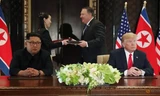 Tổng thống Mỹ Donald Trump và Chủ tịch Triều Tiên Kim Jong Un trong cuộc gặp tại Singapore vào tháng 6/2018. (Ảnh: Reuters)
