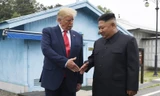 Tổng thống Mỹ Donald Trump và Chủ tịch Triều Tiên Kim Jong Un trong cuộc gặp hồi tháng 6. (Ảnh: AP)