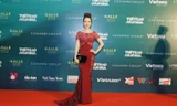 Loạt hoa hậu, á hậu và dàn sao rạng rỡ trên thảm đỏ Cống hiến 2018