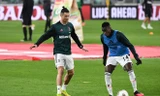 Matuidi bất ngờ chiến thắng Ronaldo trong thử thách gập bụng