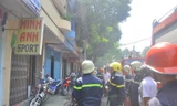 Lực lượng chữa cháy có mặt dập lửa