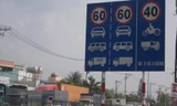 Những biển báo 40 km/giờ trên phần đường hỗn hợp ở quốc lộ 22 