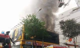 TPHCM: Cháy lớn siêu thị Thế Giới Di Động