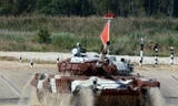 Xe tăng T-72B3 tại cuộc đua ở thao trường Alabino. 