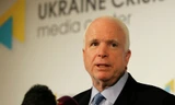 Nghị sĩ John McCain, người ủng hộ nhiệt tình nhất đề xuất chuyến vũ khí sang Ukraine