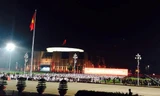 Quảng trường Ba Đình rực rỡ trong ánh đèn.