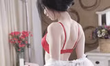 Một trong những hình ảnh được cắt từ clip của Ngọc Trinh 